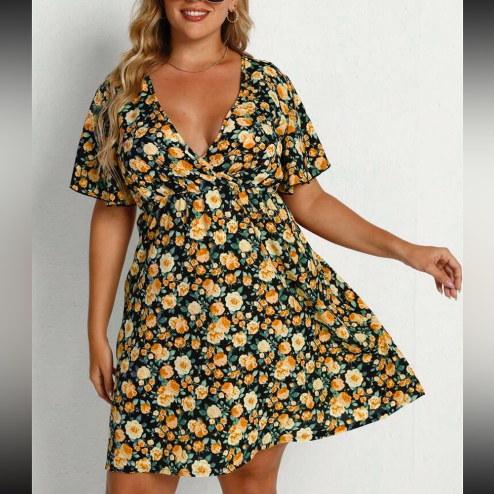 Plus Floral Print Butterfly Sleeve Ruffle Hem Dress